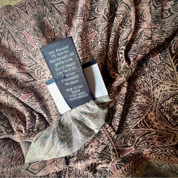 ⭐️BOGO FREE⭐️ DAYTRIP Babydoll Ruffled Mesh Pink and Black Patterned top Medium - Picture 9 of 9